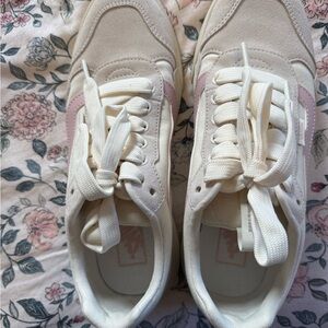 Vans Women’s Range EXP Cream and Pink Sneakers